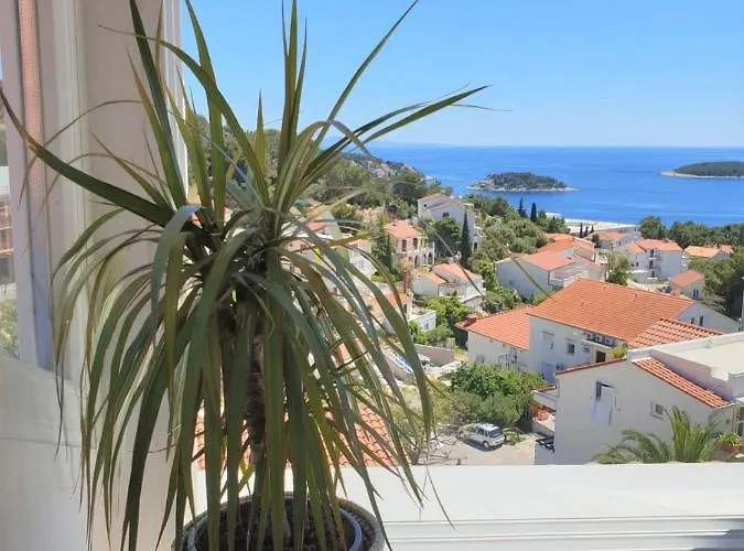 Stella Maris - Penthouse, Hvar * هفار